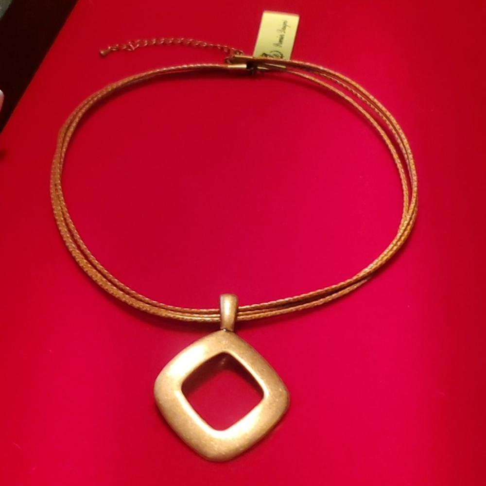 Necklace - Picture 3 of 5